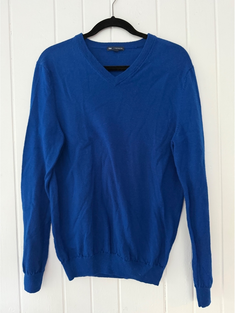 Gap Men's Italian Merino Wool V-Neck Sweater in Blue, Size Medium